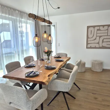 21137 Apartment *